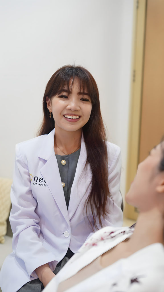 Bleaching vs Veneer: Mana yang Cocok untuk Anda?